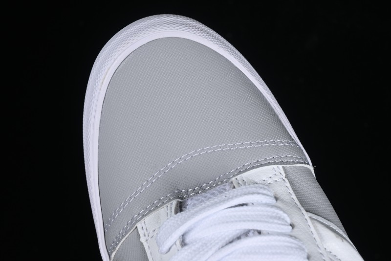 Vans Classics Knu Skool Chunky Tongue Retro Sneakers in Grey White - VN0009QCYF9