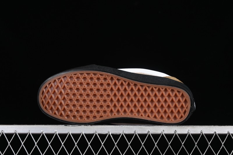 Vans Classics Knu Skool Retro Chunky Tongue Skate Shoes in Black/Brown - VN000CP6BXC