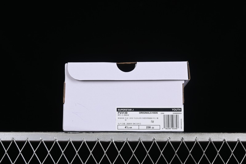 Adidas Superstar FV3139 Casual Sneakers with Shell Toe - FV3139