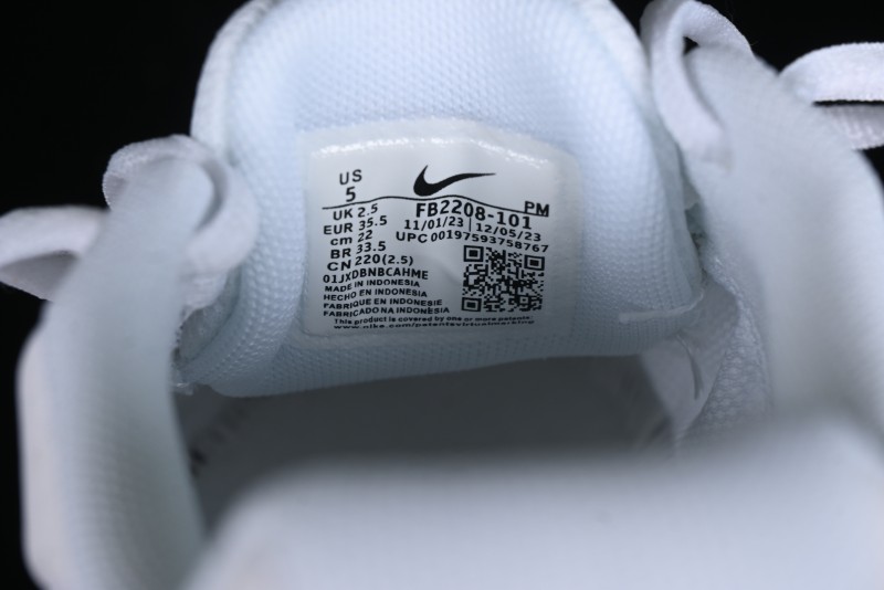 Nike Revolution 7 Wide Low-Top Running Shoes with Breathable Mesh and Durable Cushioning - FB2208-101