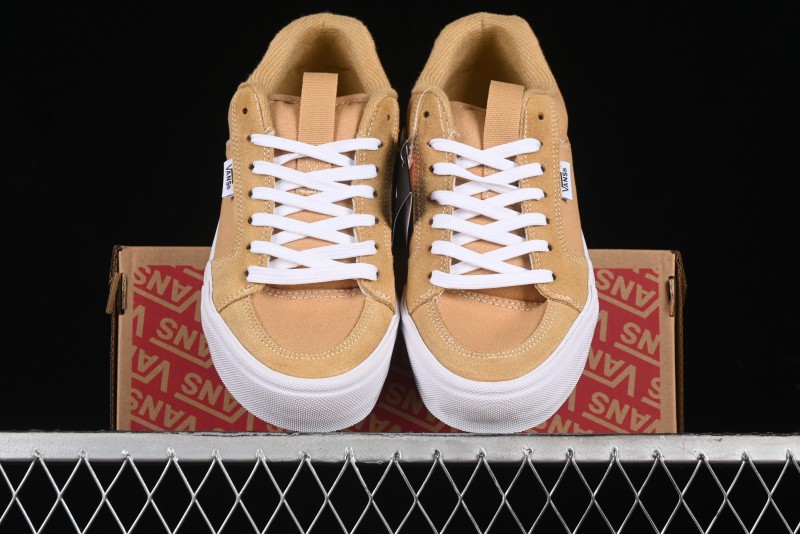 Vans Chukka Push Low-Top Skate Shoes in Beige with Slip-Resistant Sole - VN000CZW4MG