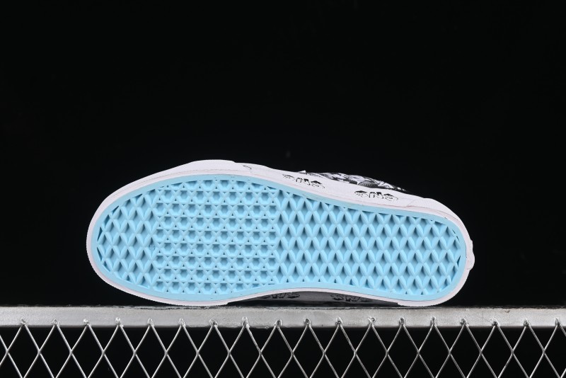 Vans Classics Knu Skool Retro Skate Shoes with Enlarged Toe and Thickened Tongue - VN000CZWBHJ