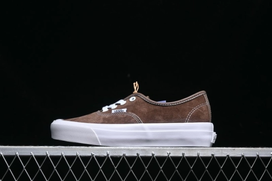 Vans Sk8-Mid Reissue 83 Premium Suede Retro Skate Shoes - VN0007QZDMV