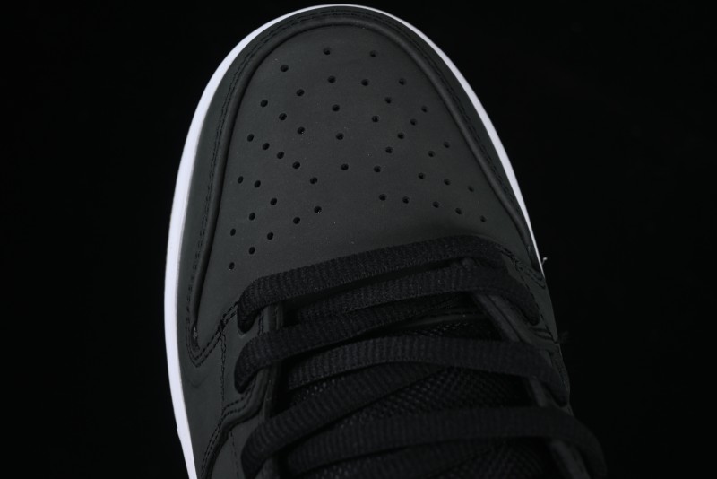 Nike SB Dunk Low Suede Black Skateboarding Shoes - CD2563-006