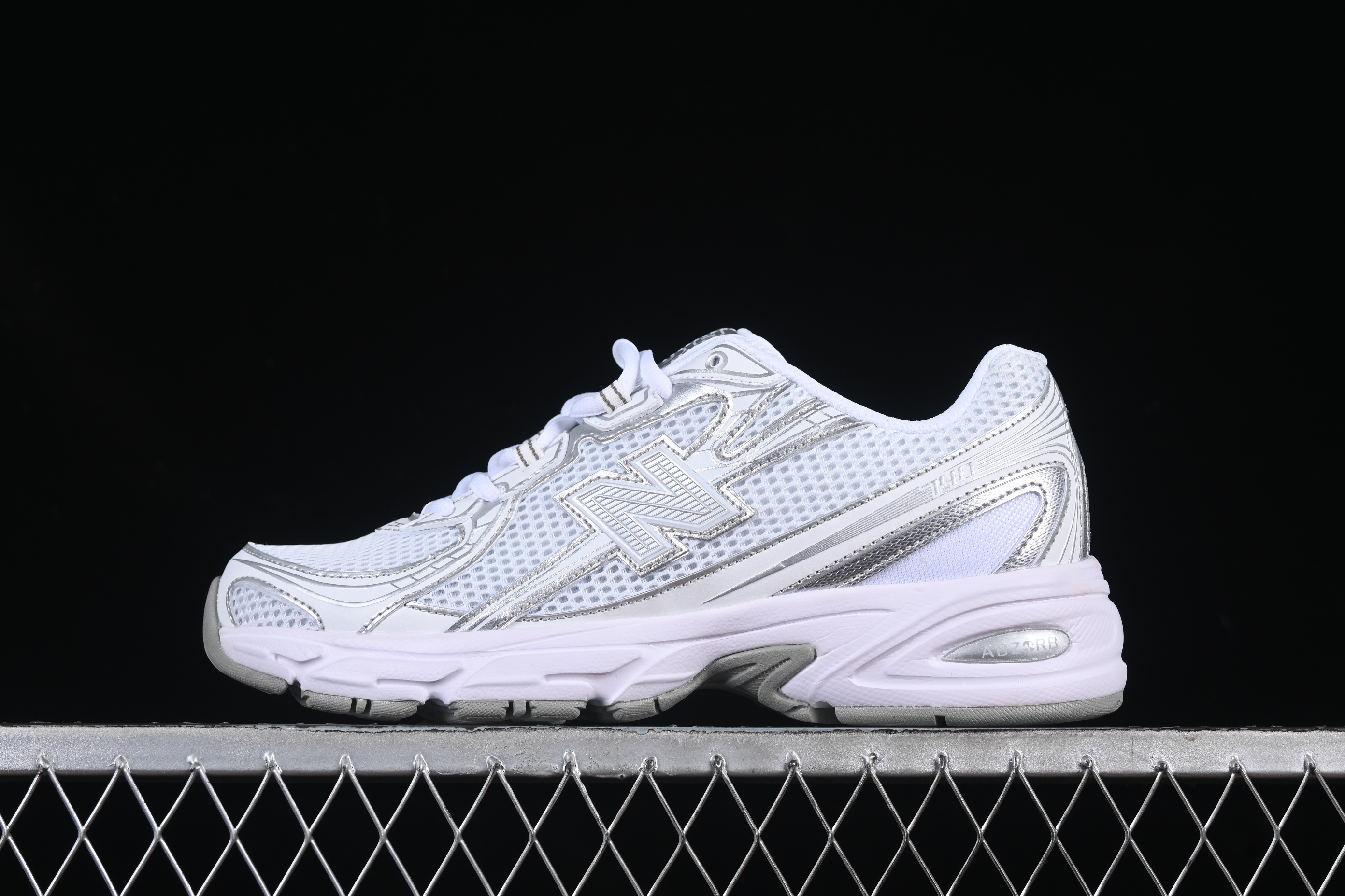 New Balance 740 Series Retro Dad Style Casual Running Shoes - U740WM2