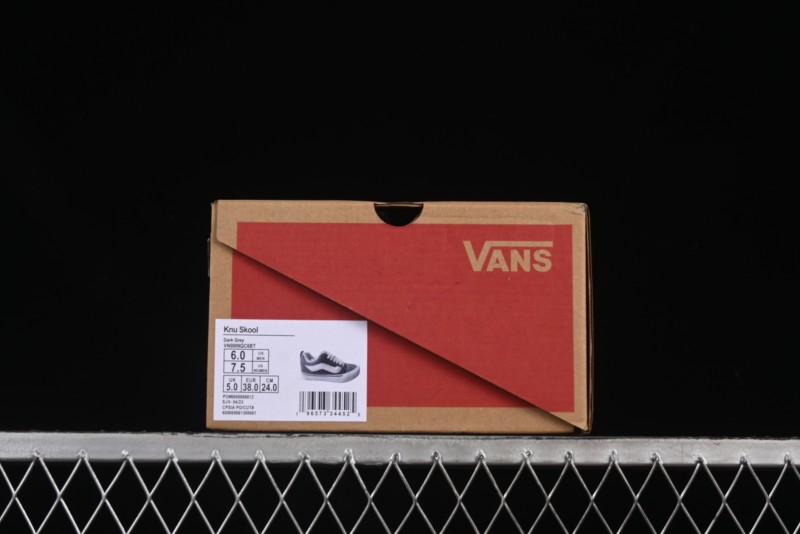 Vans Knu Skool Low-Top Retro Chunky Sneakers - VN0009QC6BT
