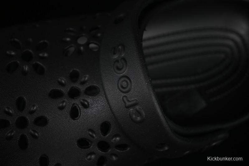 Crocs Classic Clog Two-Way Beach Sandals with Ventilation Holes - B.D4