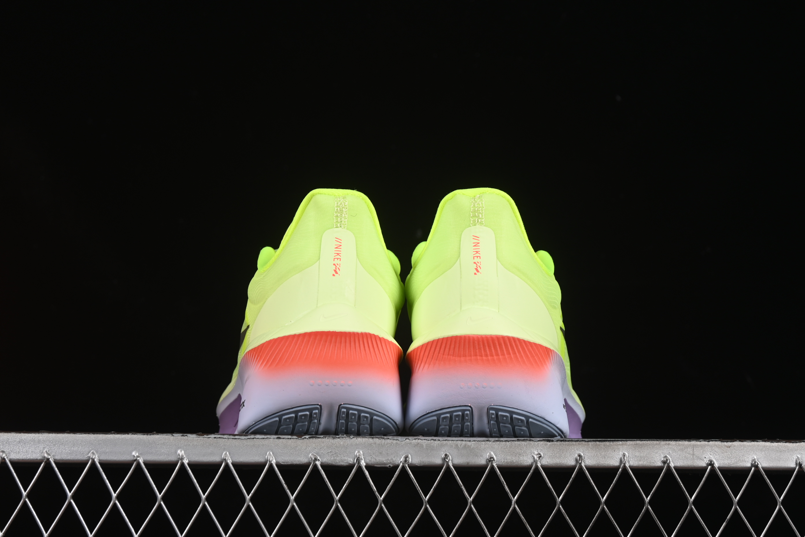 Nike Zoom Fly 6 Ultra-Bounce Lightweight Running Shoes with React Foam and Carbon Fiber Plate - FN8455-701