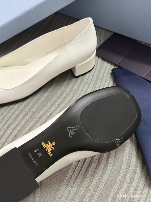 2025 Women Prada White Leather Loafers KFY00300