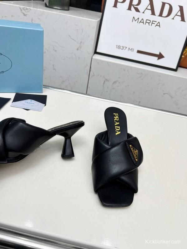 2025 Women Prada Black Leather Slippers LY00270