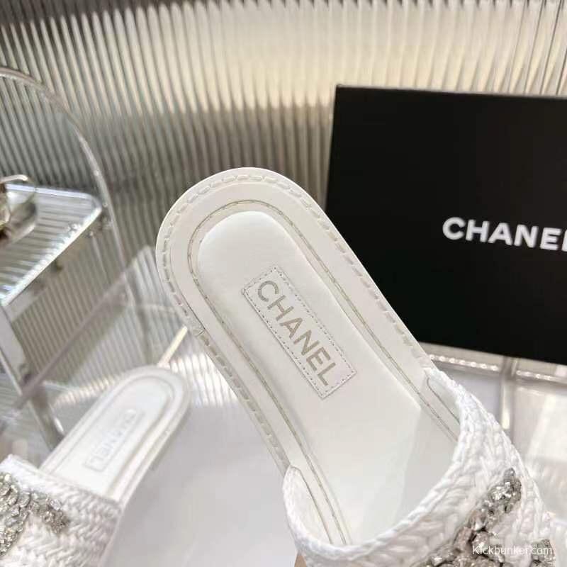 2025 Slippers Chanel White Raffia Crystal LY00270