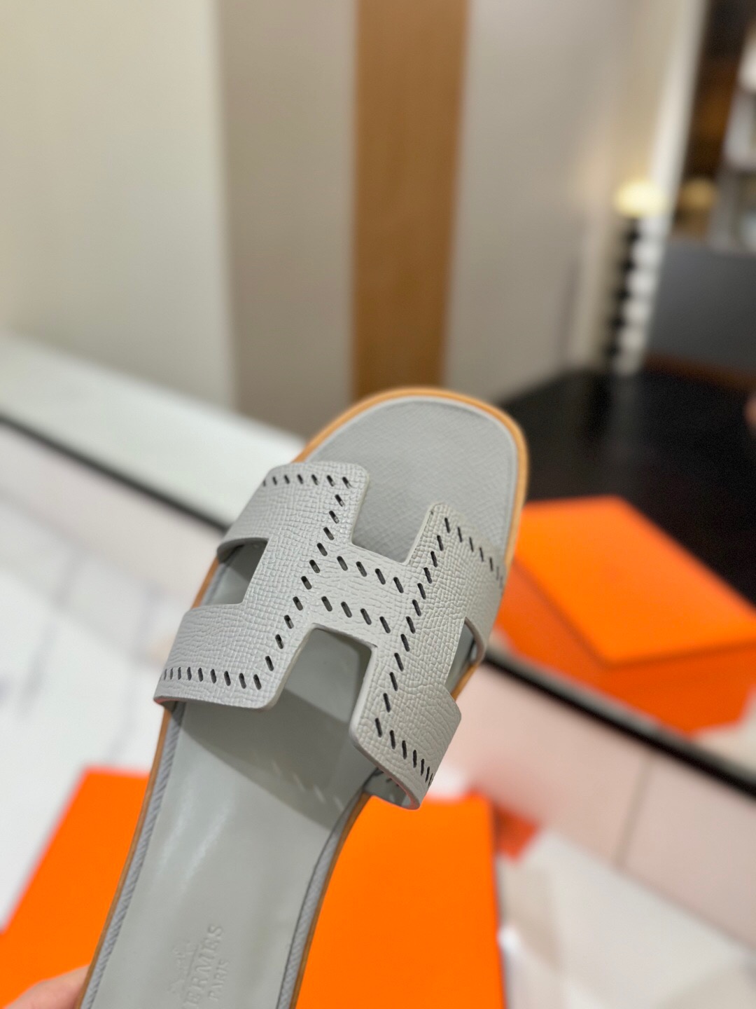 2025 Women Hermès Gray Leather Slippers