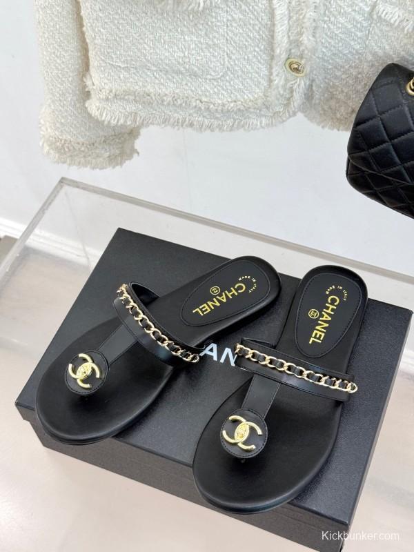 2025 Women Chanel Black Leather Slippers Chain KFY00250