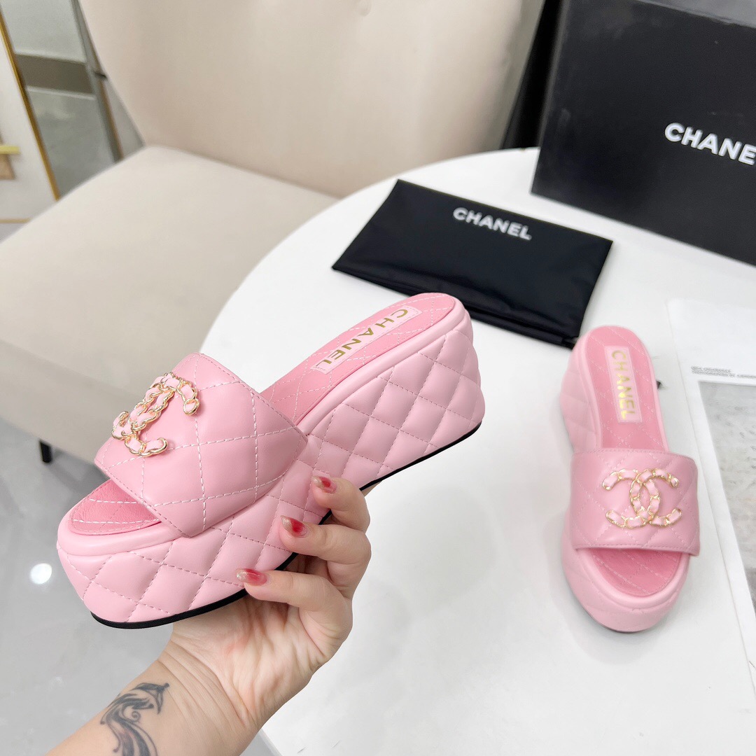 2025 Women Chanel Pink Leather Platform Sandals LY00240