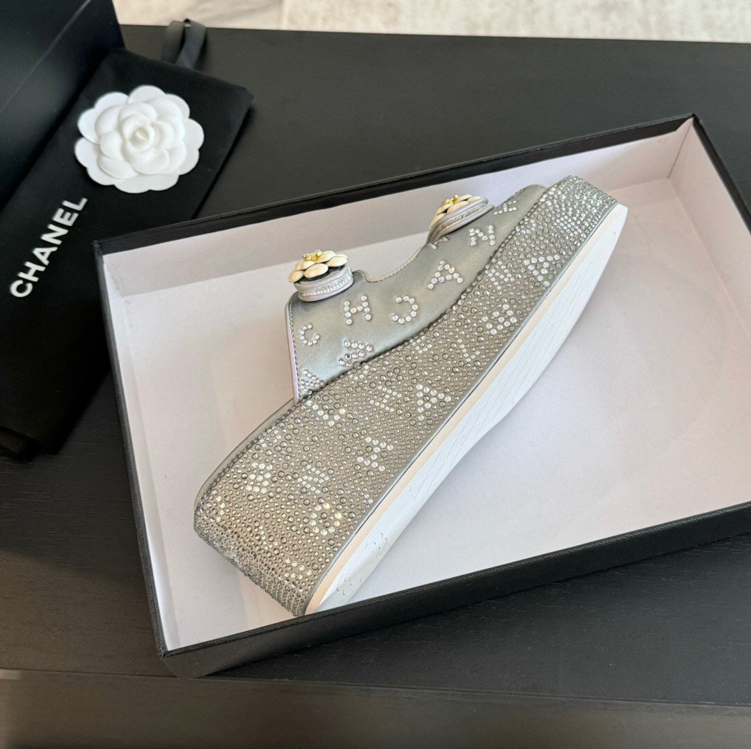 2025 Women Chanel Grey Leather Slippers Flower LY00330