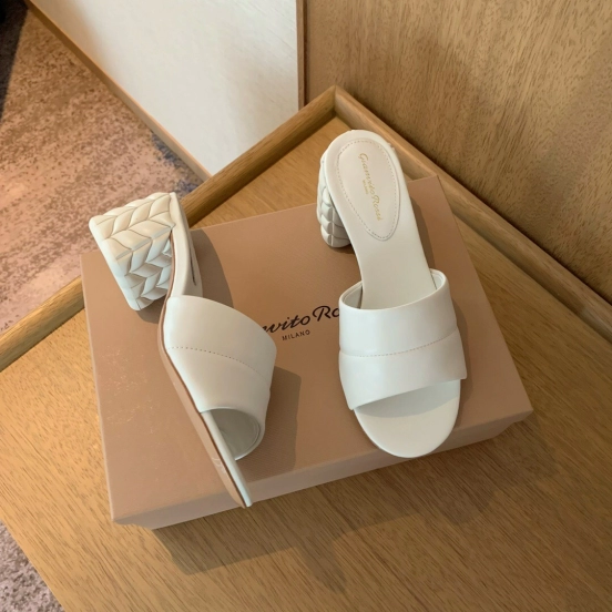2025 Women Gianvito Rossi White Leather Slippers KFY00260