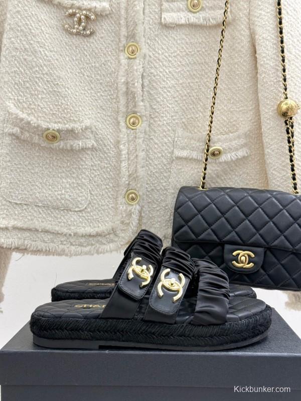 2025 Women Chanel Black Leather Slippers CC Logo KFY00230