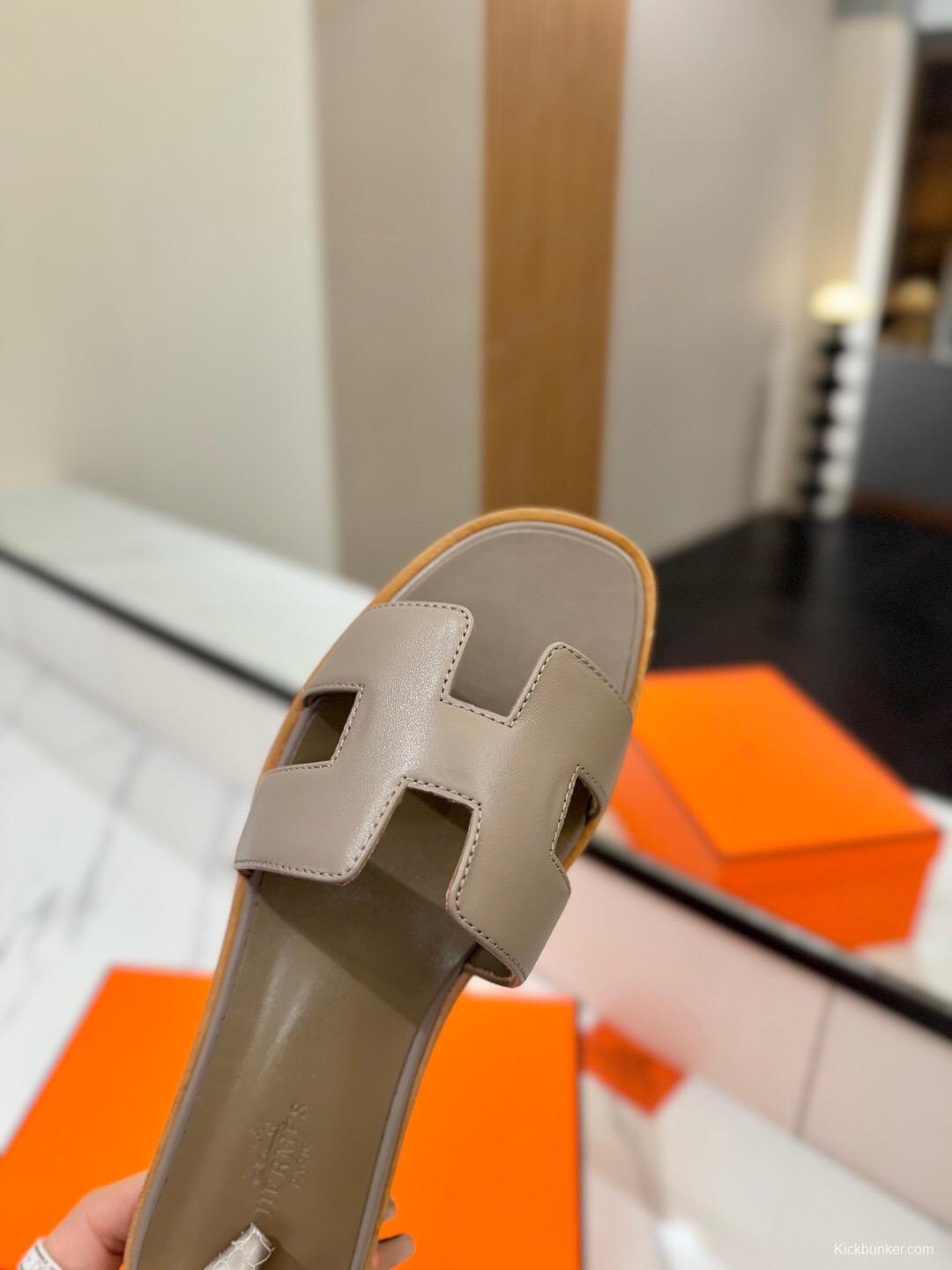 2025 Women Hermès Grey Leather Slippers