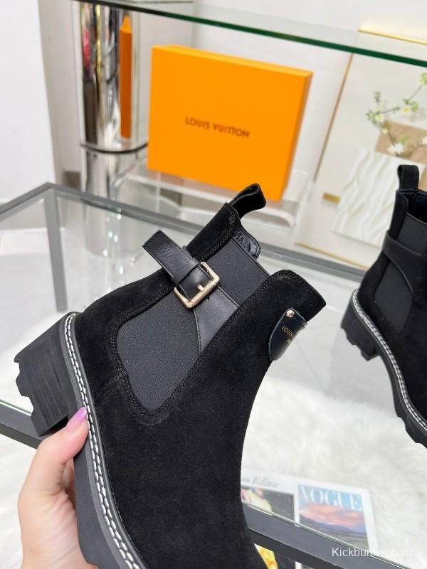 2024 Women Louis Vuitton Black Suede Leather Ankle Boots MJ00310