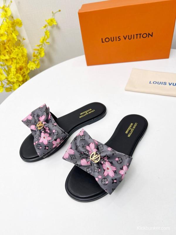 2025 Women Louis Vuitton Pink Black Leather Slippers LY00190