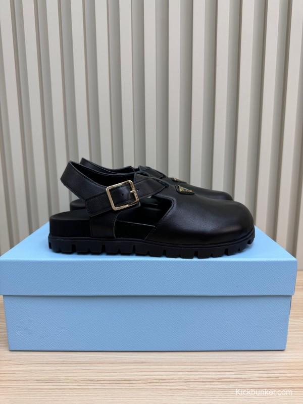 2025 Women Prada Black Leather Clog LY00280