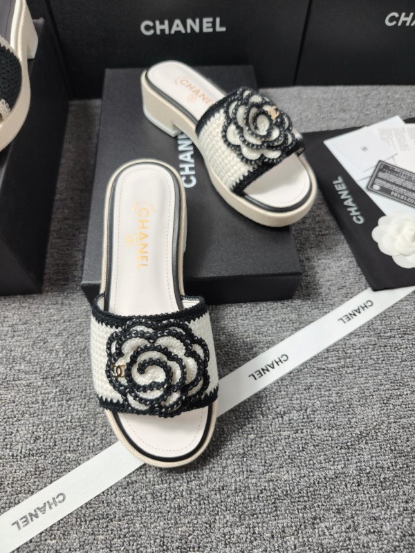 2025 Slippers Chanel Black White Fabric Camellia LY00000