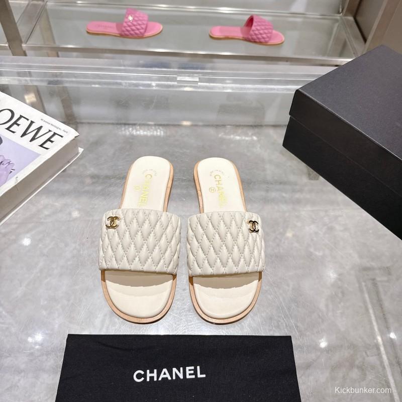 2025 Slippers Chanel White Leather Casual LY00240
