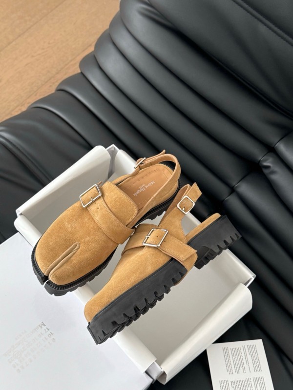 2025 Women MM6 Tan Suede Slingback Split-toe Shoes KFY00310
