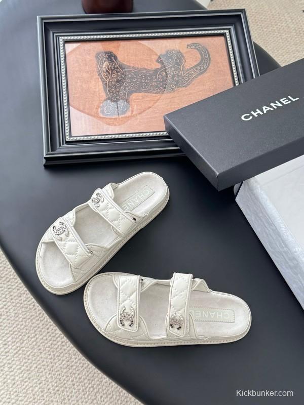 2025 Women Chanel White Leather Sandals LY00310