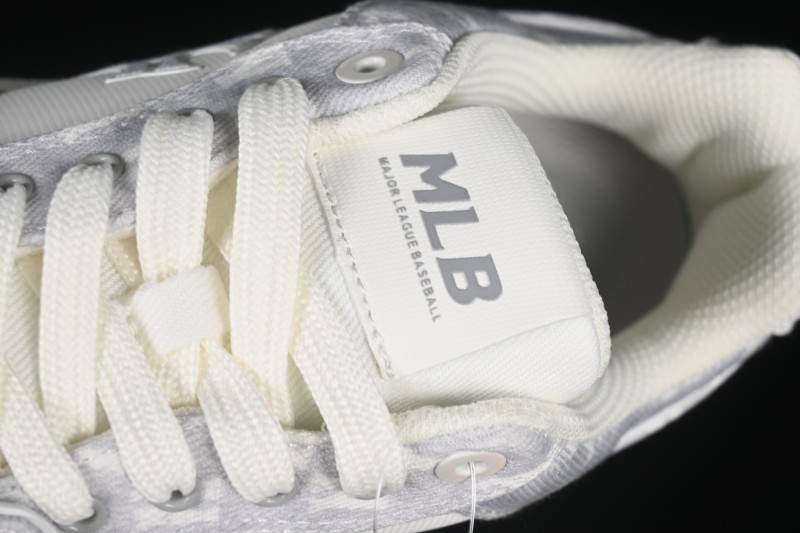 Adidas NY MLB Chunky Liner Embo Monogram New York Yankees Heightening Thick Sole Casual Running Shoes - 3ASXV015N50GRS