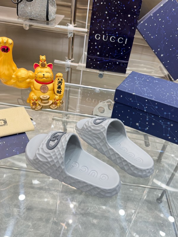 2025 Men Gucci Light Blue Rubber Slippers Interlocking G KFY00170