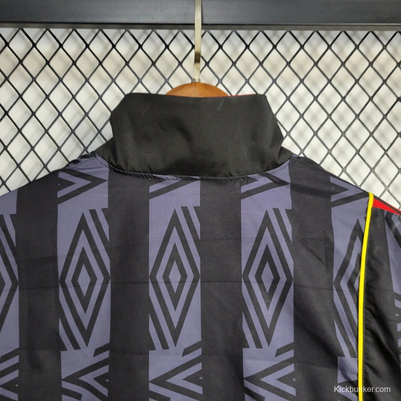 25/26 Manchester United Jacket Retro Black Pattern Windbreaker