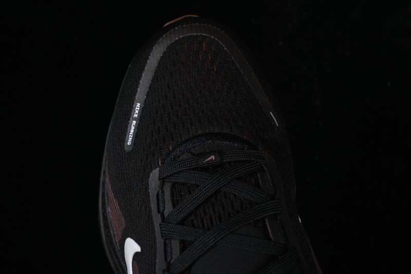Nike Air Zoom Vomero 18 Cushioned Running Shoes - IH4454-001