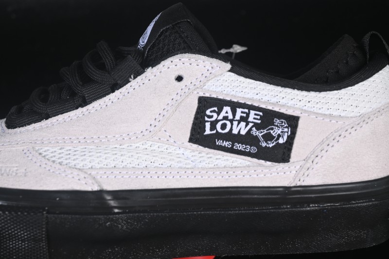 Vans Safe Brady Low Vulcanized Retro Skateboarding Shoes - VN000EEHBWI