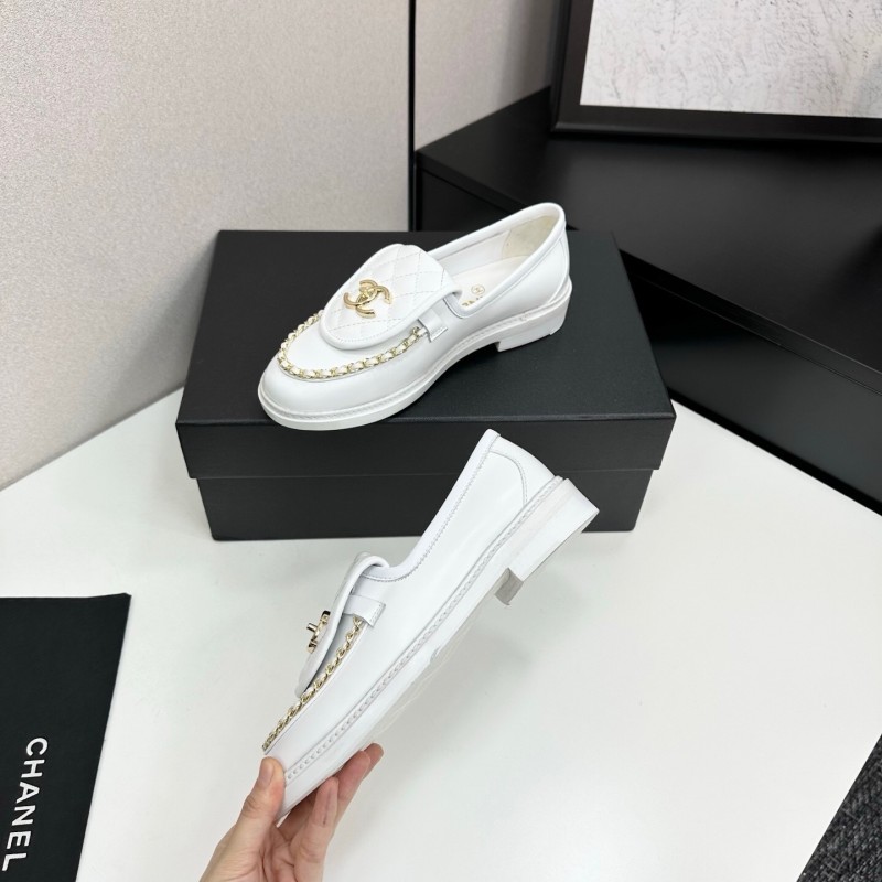 Chanel Classic Flap Chain CC Loafers with Buckle Closure - LY00320