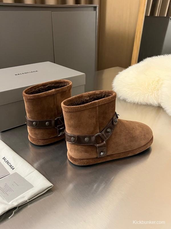Balenciaga Fall Winter 2025 Buckle Studded Snow Boots - LY00300