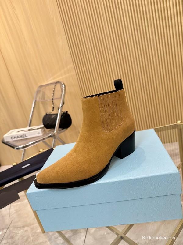 Prada Classic Pointed Toe Boots - L Y00310