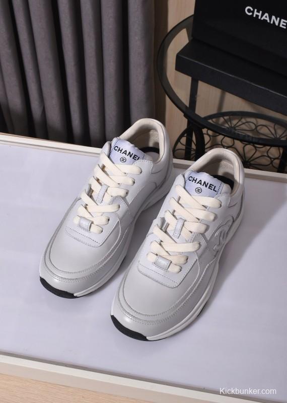 Chanel Loafers Classic Style with Gradient Logo and Platform Sole - KFY00350