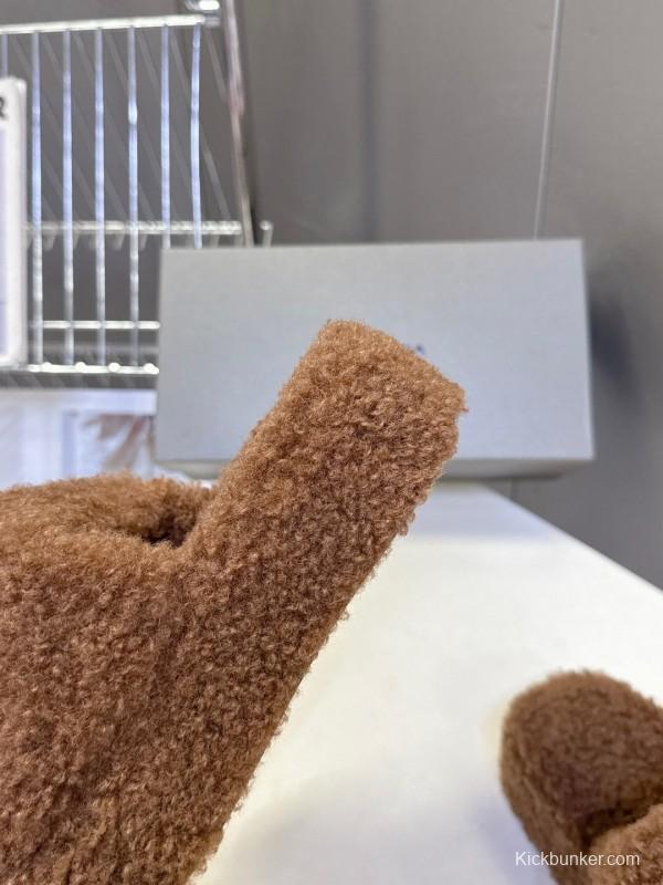 Balenciaga 2025/SS Couple Edition Cola Fur Slippers - KFY00230