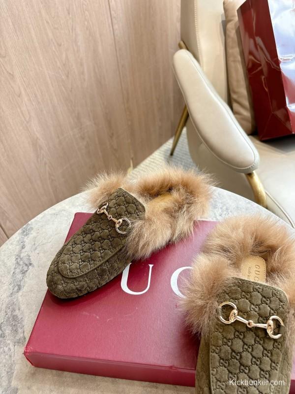 Gucci Fur Mule with Double G Pattern - LY00340