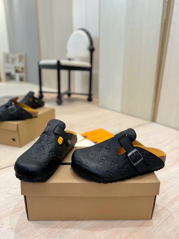 Louis Vuitton Louis Vuitton × BIRKENSTOCK Collaboration Boston Closed-Toe Soft Sole Mule Slippers - KFY00300