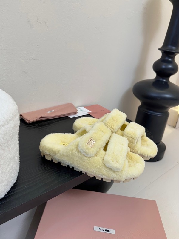 Miu Miu 2025 SS Fur Slides - KFY00310
