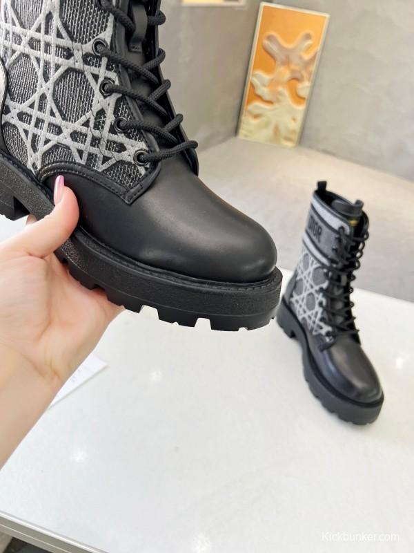 Dior Fall/Winter 2025 Retro Work Boots - Ly00350