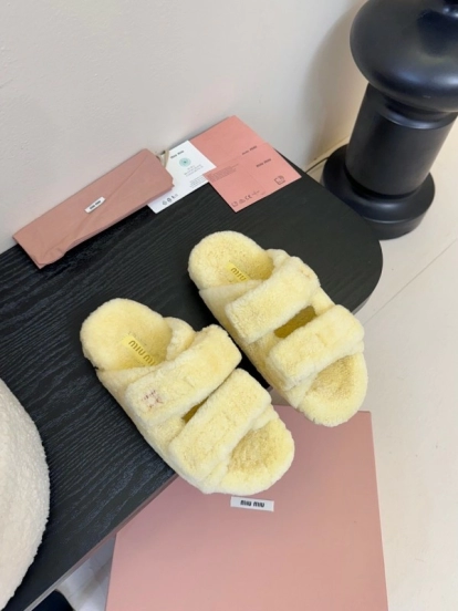 Miu Miu 2025 SS Fur Slides - KFY00310