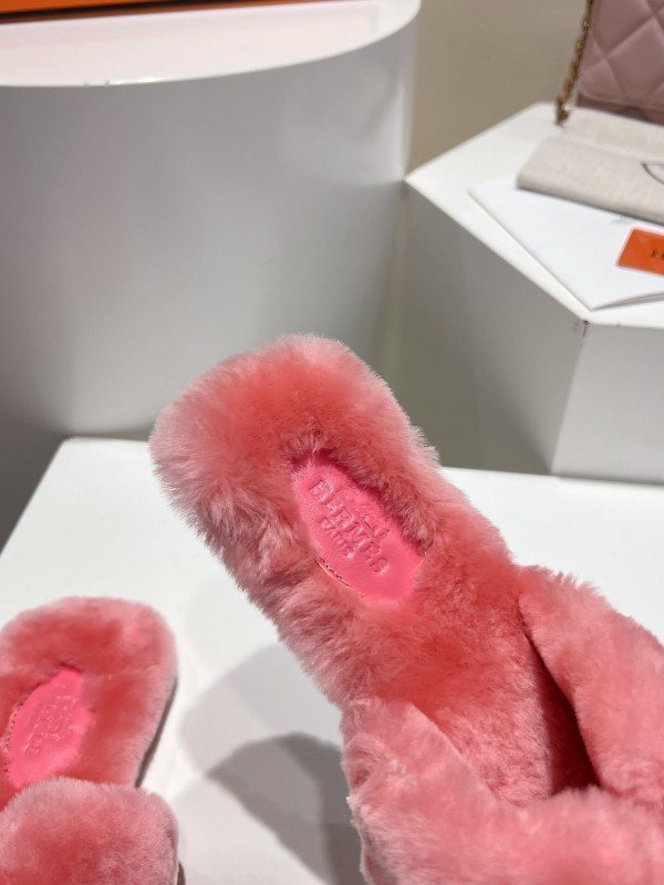 Hermès Autumn Winter Flat Fur Slippers - LY00240