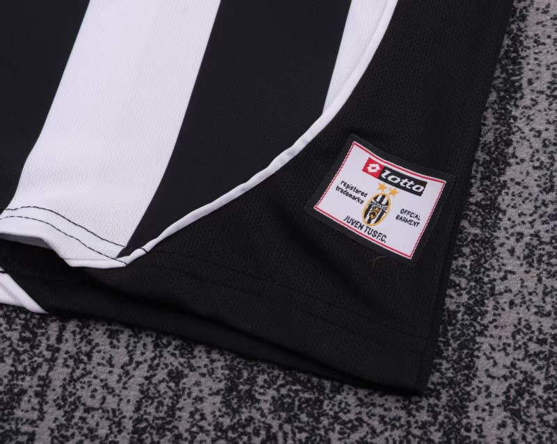Retro Kids 02/03 Juventus Black White Home Jersey