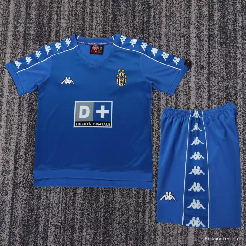 Retro 99/00 Juventus Away Jersey