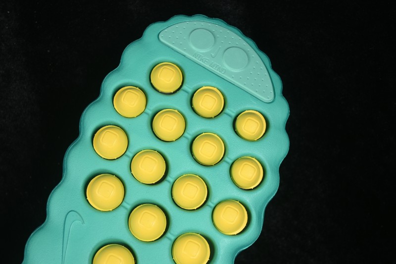 Nike Mind 001 Neuroscience Foot Massage Slippers with Breathable Perforated Fabric - HQ4307-301