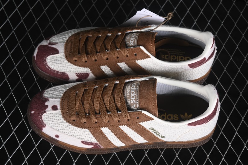 Adidas Handball Spezial Retro Skateboarding Shoes with Suede Upper and Gum Sole - IH4588