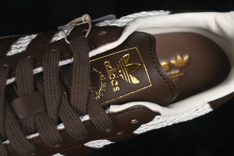 Adidas Samba OG Casual Sneakers with Timeless Retro Design - IH9373